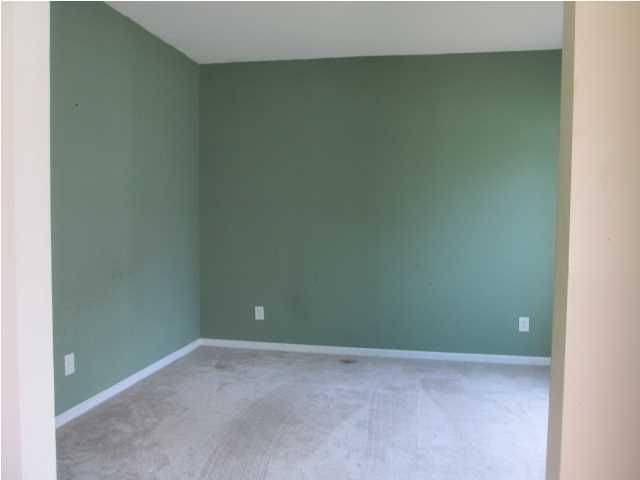 8572 Kennestone Ln, North Charleston, SC 29420