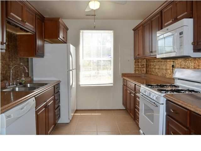 1202 Dickson Ave, Hanahan, SC 29410