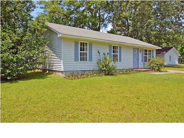 131 White Pine Ct, Moncks Corner, SC 29461