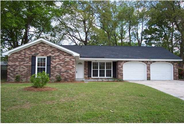 1845 Stonehedge Rd, Charleston, SC 29407