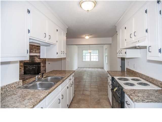 4352 Covington Dr, North Charleston, SC 29418