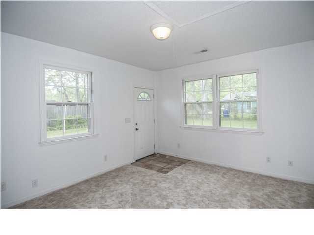 4352 Covington Dr, North Charleston, SC 29418