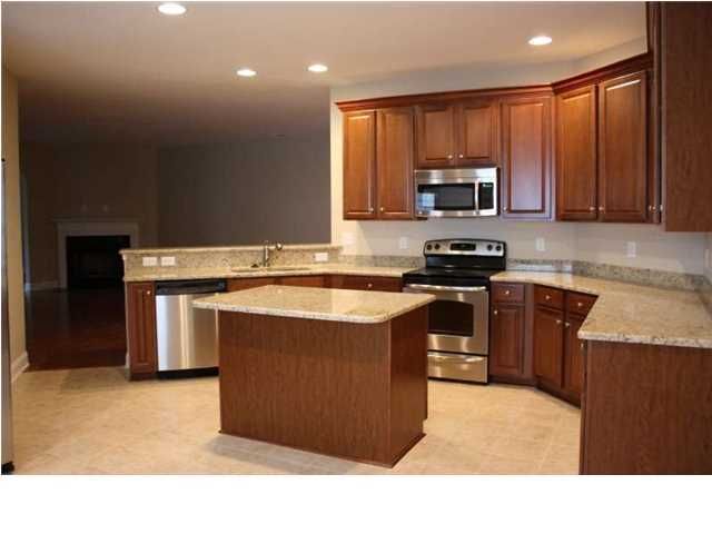 168 Berwick Dr, Summerville, SC 29483