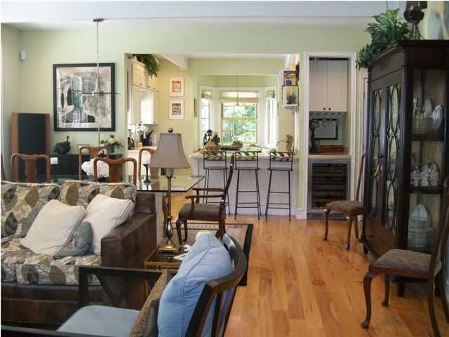 105 S Laurel St, Summerville, SC 29483