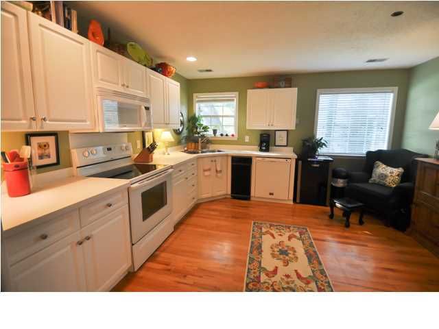 1095 Wayfarer Ln, Charleston, SC 29412