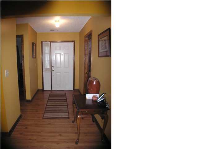 121 Expressway Dr, Summerville, SC 29483