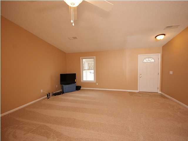 452 Longleaf Dr, Summerville, SC 29483