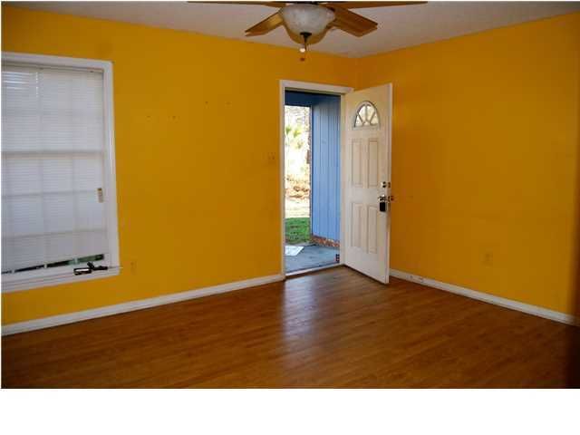 7645 Ireland Dr, North Charleston, SC 29420