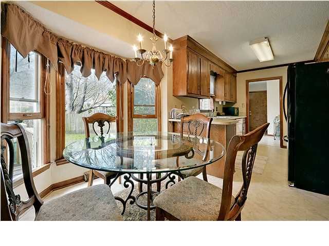 200 Honeysuckle Ln, Summerville, SC 29485