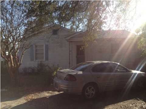 5814 Robinson St, Hanahan, SC 29410