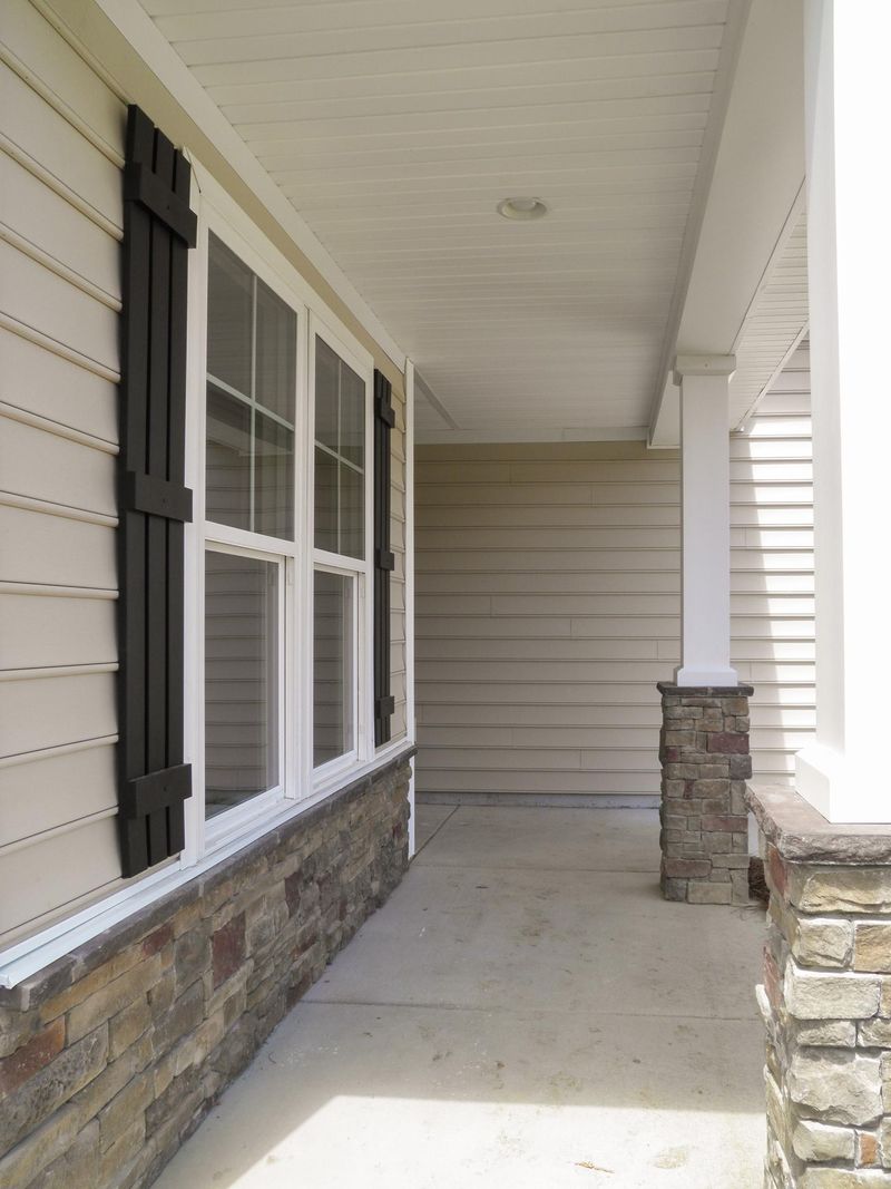 101 Candlewick Ct, Moncks Corner, SC 29461