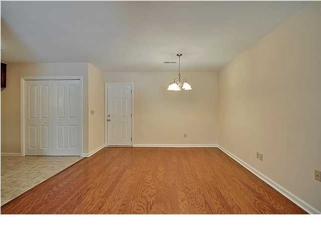 9 Burnt Mills Rd, Goose Creek, SC 29445