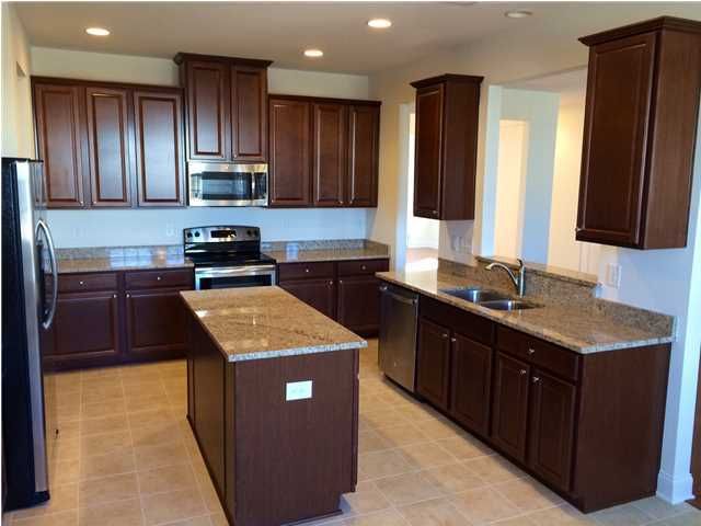 166 Berwick Dr, Summerville, SC 29483