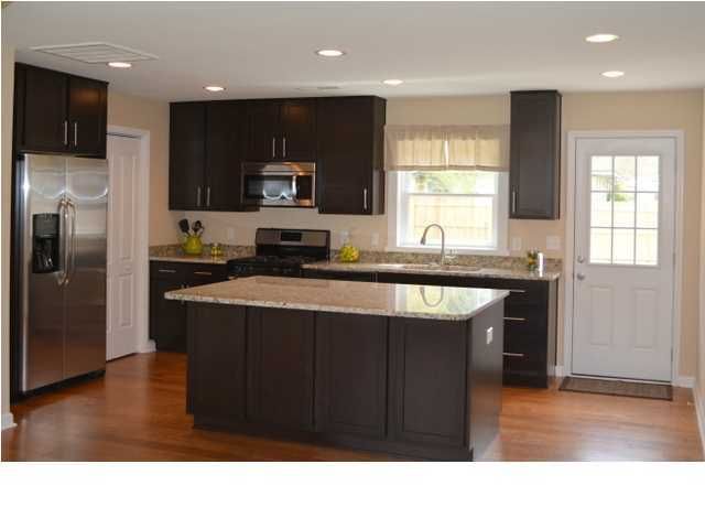 1825 Edgewood Dr, Charleston, SC 29407