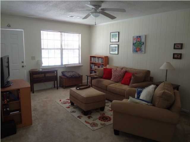 102 Carriage Ct, Summerville, SC 29483