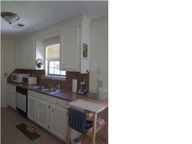 102 Carriage Ct, Summerville, SC 29483