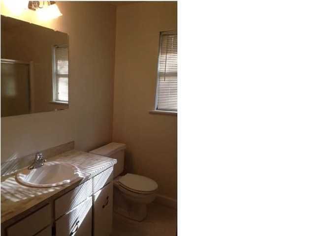 210 Violet Dr, Summerville, SC 29483