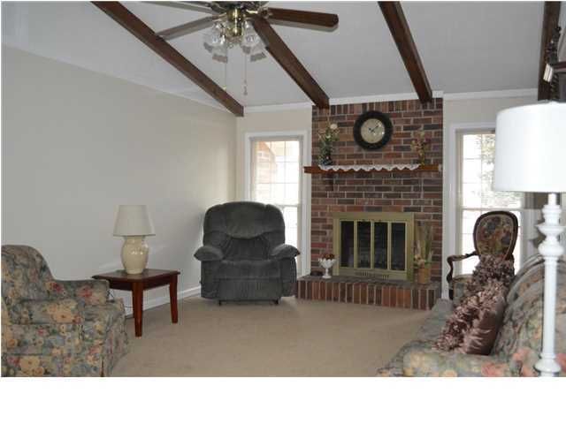 121 Brown Ct, Summerville, SC 29483