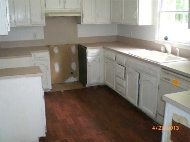 106 Stratford Dr, Summerville, SC 29485