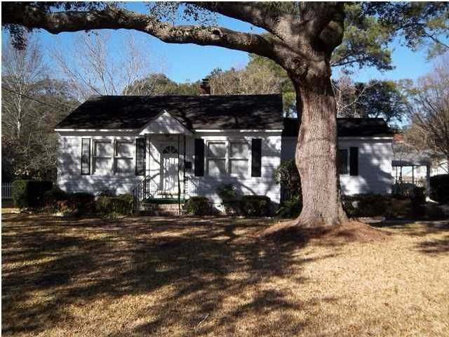 2122 Parkway Dr, Charleston, SC 29412