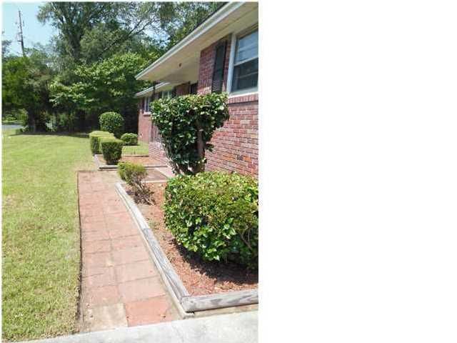 203 Blythe Ave, Summerville, SC 29483