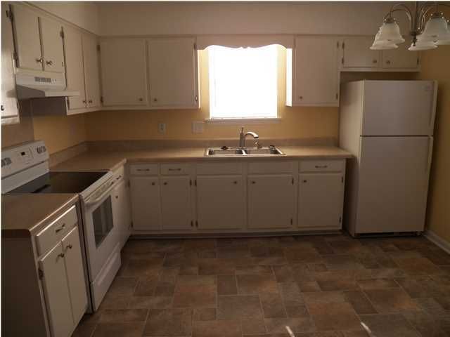 22 Clearwater Dr, Goose Creek, SC 29445