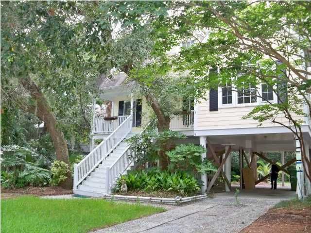 314 W Hudson St, Folly Beach, SC 29439