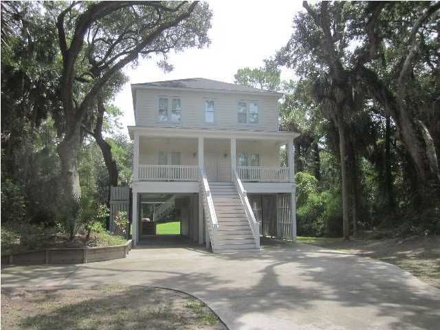 37 Pender Ln, Edisto Beach, SC 29438