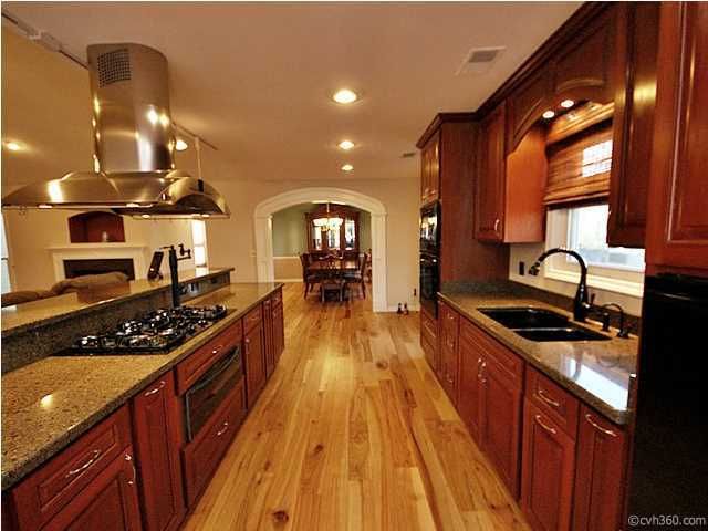 8242 Longridge Rd, Charleston, SC 29418