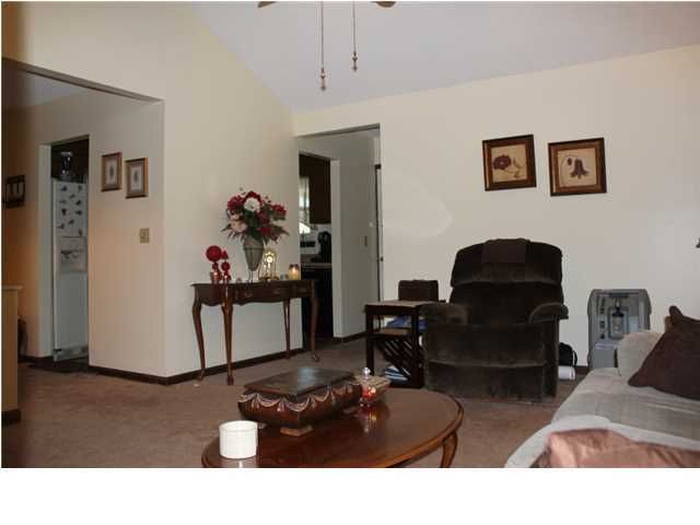 128 Coral Reef Dr, Goose Creek, SC 29445