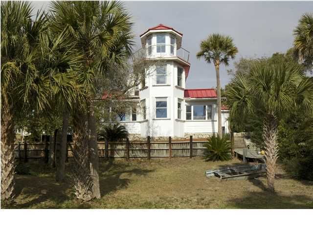 709 E Cooper Ave, Folly Beach, SC 29439