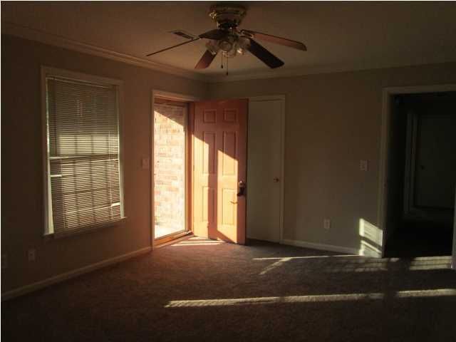 121 Robin St, Summerville, SC 29485