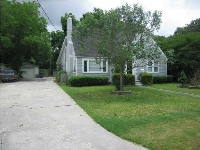 15 Riverdale Dr, Charleston, SC 29407