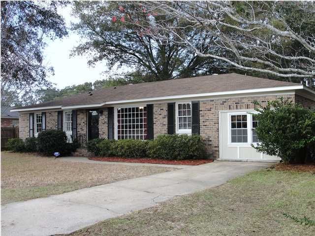 1316 Honeysuckle Ln, James Island, SC 29412