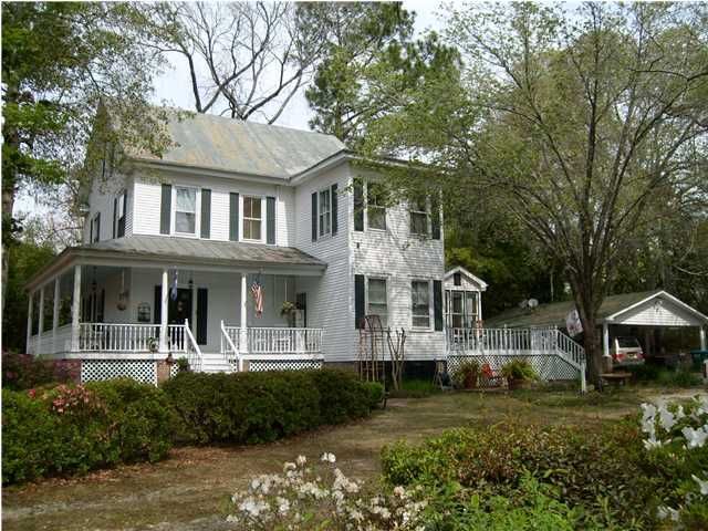115 3rd St, Summerville, SC 29483