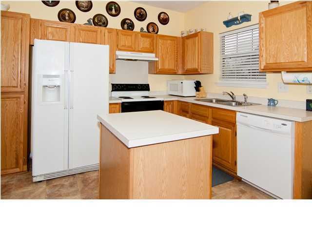 8507 Falling Leaf Ln, North Charleston, SC 29420