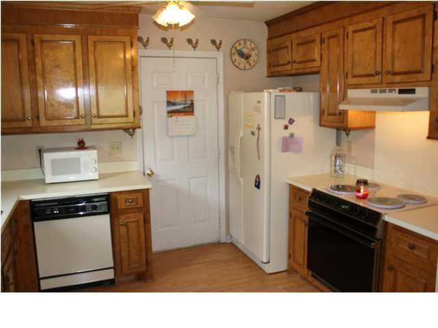 341 Camelot Dr, Goose Creek, SC 29445