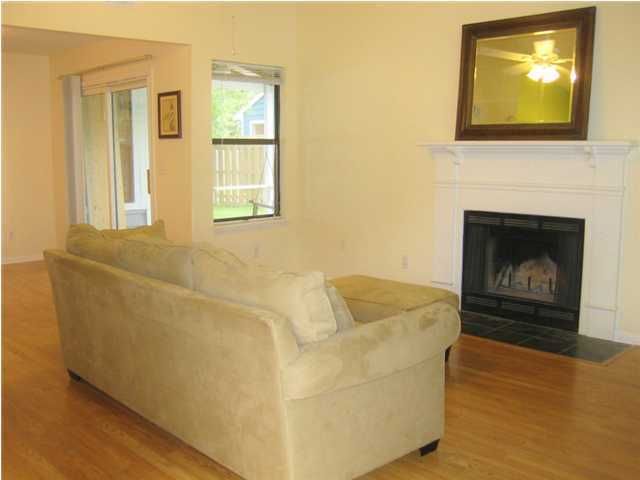 1052 Oakcrest Dr, Charleston, SC 29412