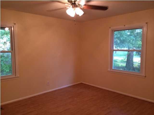 1111 Stratford Rd, Hanahan, SC 29410