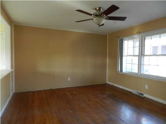 121 Wisteria Rd, Goose Creek, SC 29445