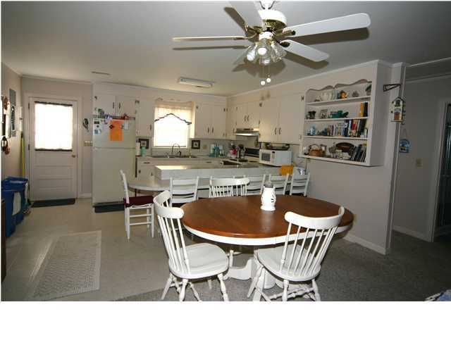 3129 Palmetto Blvd, Edisto Beach, SC 29438