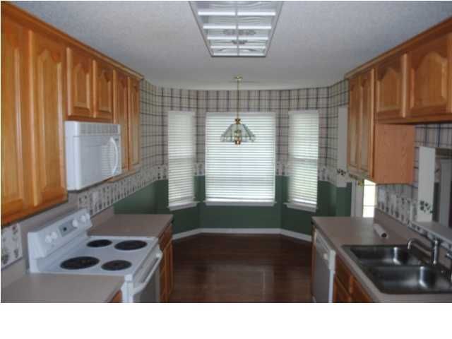 104 Grantham Ct, Summerville, SC 29485