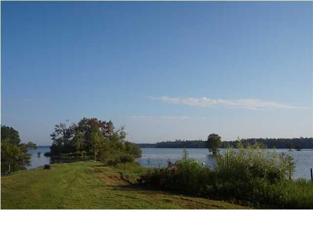 741 General Moultrie Dr, Bonneau, SC 29431