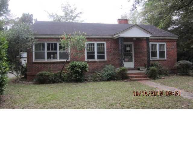 137 Roosevelt Dr, Saint Stephen, SC 29479