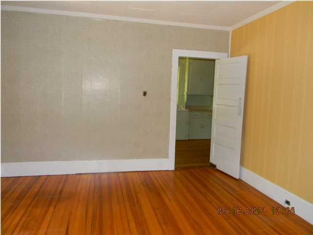 137 Roosevelt Dr, Saint Stephen, SC 29479