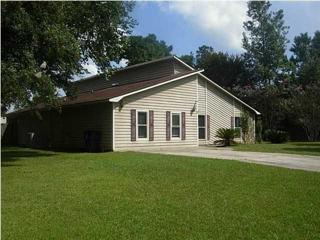 1017 Willowood Ave, Goose Creek, SC 29445