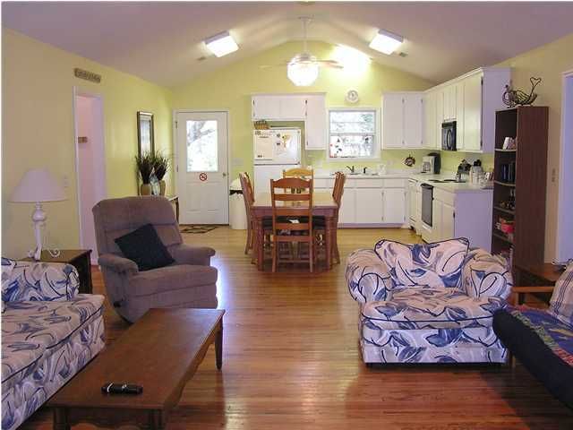 617 Pompano St, Edisto Beach, SC 29438