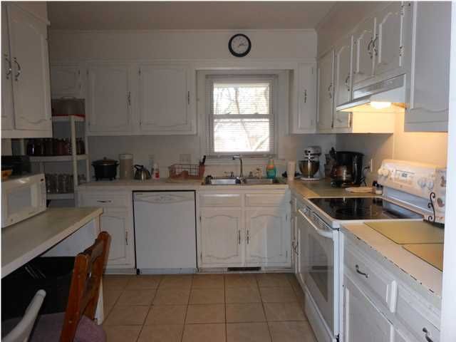 301 Tulane Dr, Ladson, SC 29456