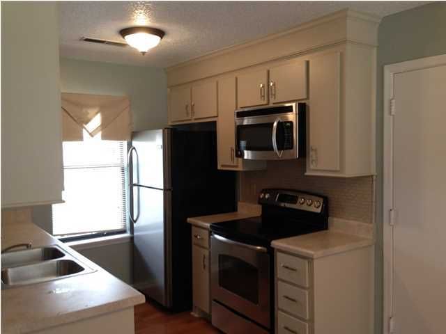 8145 N Ridgebrook Dr, North Charleston, SC 29420