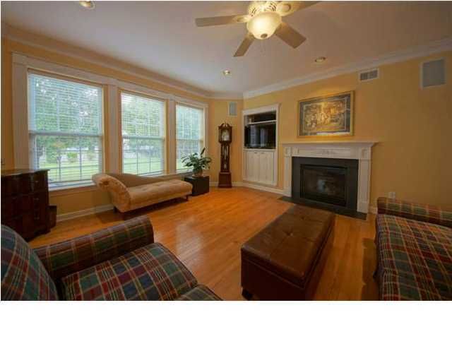 1122 Barfield St, Charleston, SC 29492
